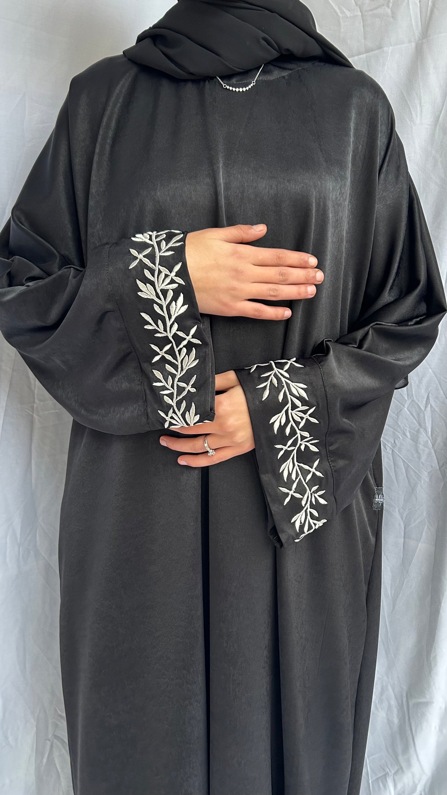 LEILA BLACK EMBROIDERED CLOSED ABAYA