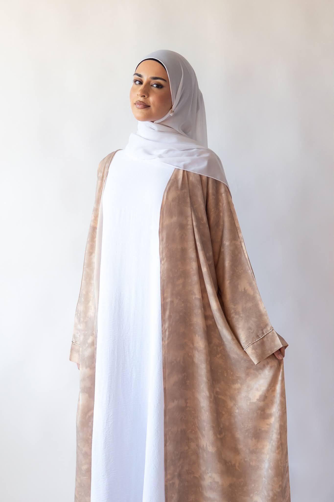 AMIRA OPEN ABAYA